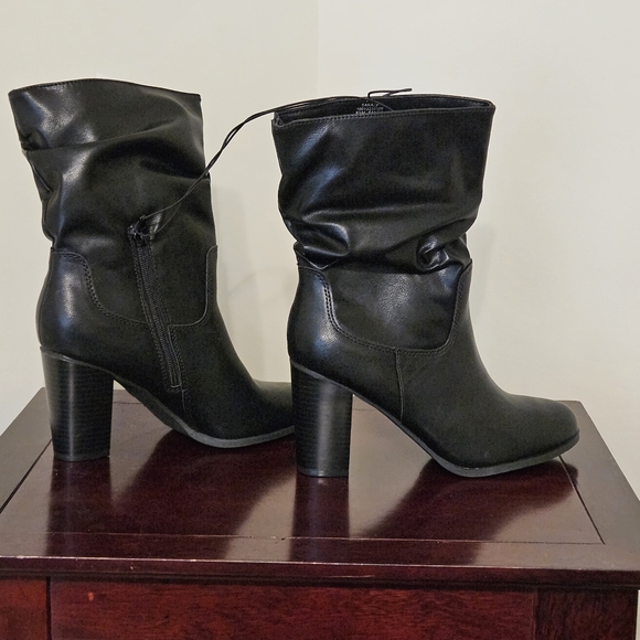 Style & Co - Sara Elegant Black Faux Leather Heeled Boots Size 8.5 - Picture 4 of 5